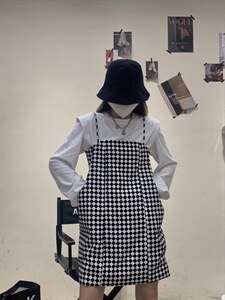 棋盘格吊带裙图片