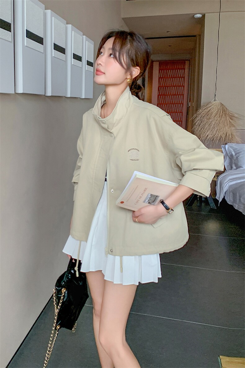 卡其色短款外套女小个子2024春秋季新款高级感工装夹克休闲风衣潮,女装短外套,辉之琳