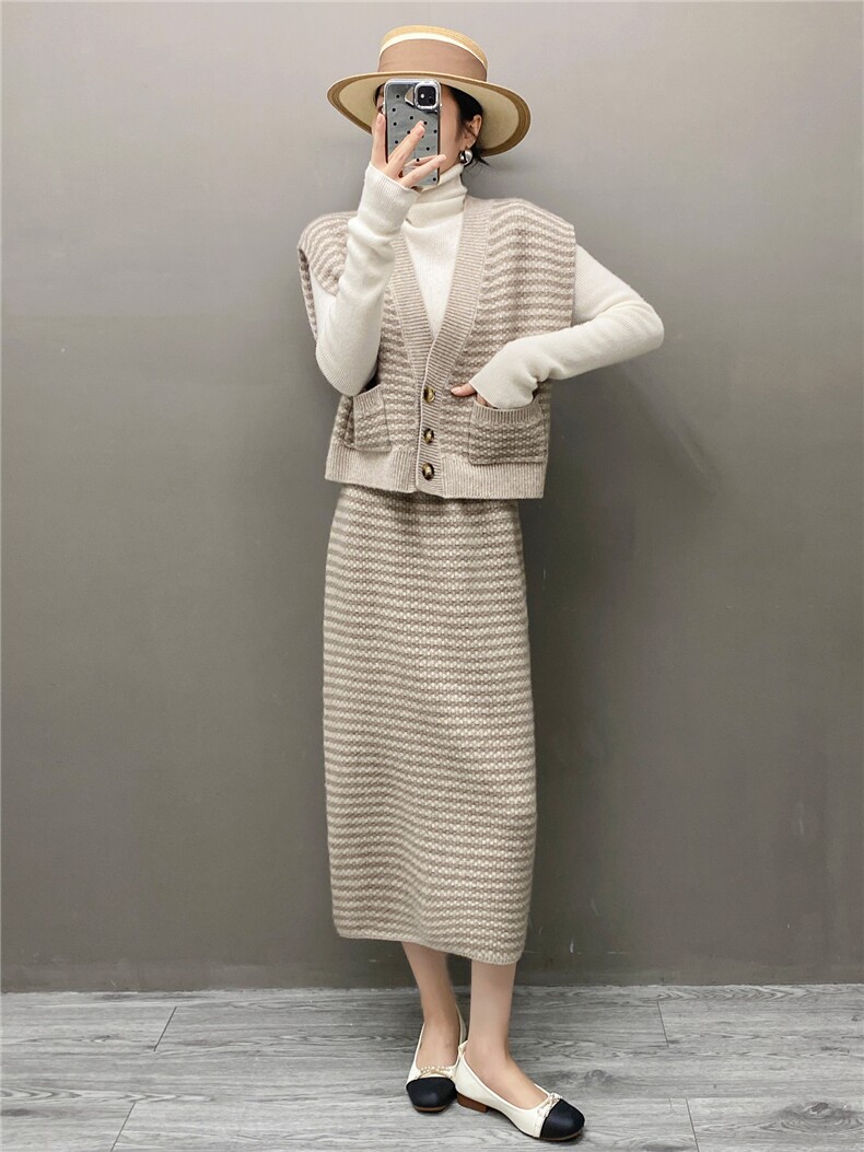 2025年秋季马甲套装时尚百搭通勤，女装套装/套裙，织绒羊