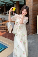 薄纱刺绣蝴蝶结上衣小吊带半身裙套装女2025夏新款绝美气质三件套，女装套装/套裙，含赞