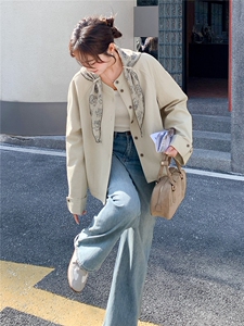 2026春装新品现货韩版清新气质短款风衣外套女送丝巾图片
