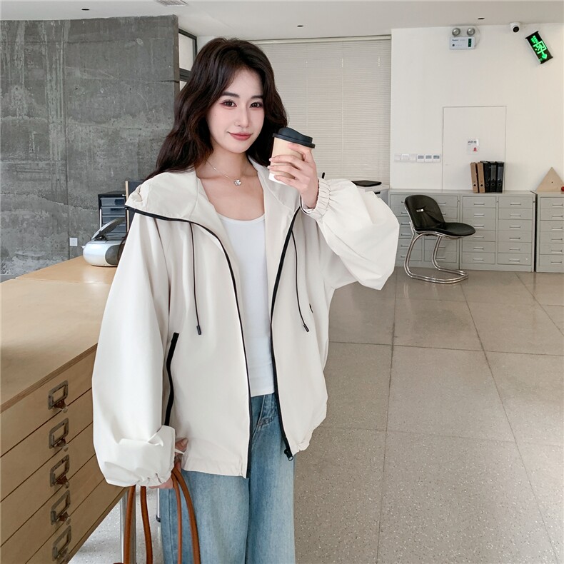 主推新款现货设计感连帽冲锋衣外套P150-K248,女装短外套,2B140