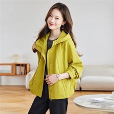 时尚休闲连帽短款风衣外套女2026秋季新款宽松百搭工装风夹克上衣，女装短外套，慕咨