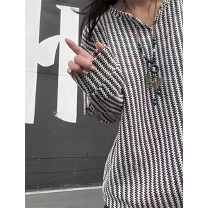 美式高街千鸟格子长袖T恤男女亨利V领英伦雅痞休闲宽松长袖打底衫图片