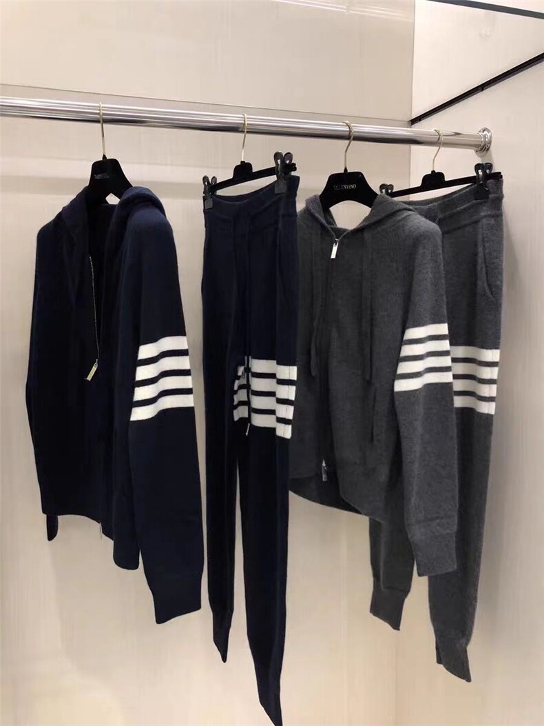 秋冬新款简约休闲女装套装舒适慵懒包芯纱运动服时尚百搭条纹设计,女装套装/套裙,恒恩羊绒