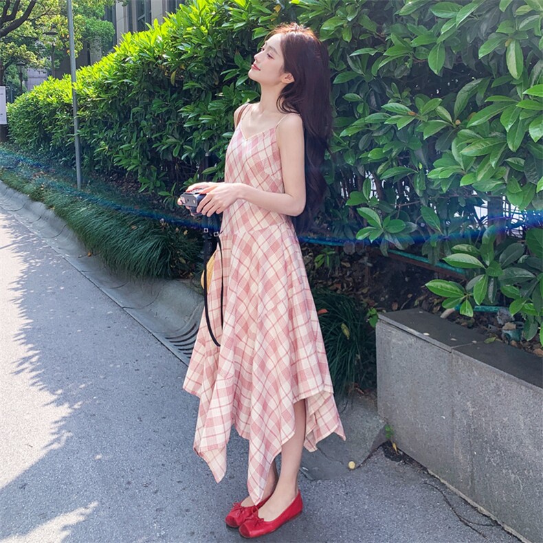 粉色格纹小清新吊带裙女夏季新款设计感不规则裙摆甜美减龄连衣裙,女装连衣裙,2C158