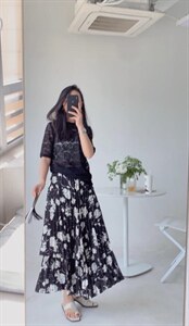 拼接花色半裙。图片