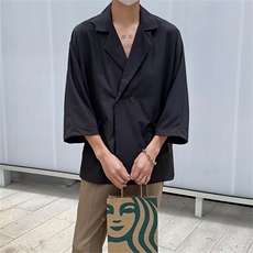 黑色