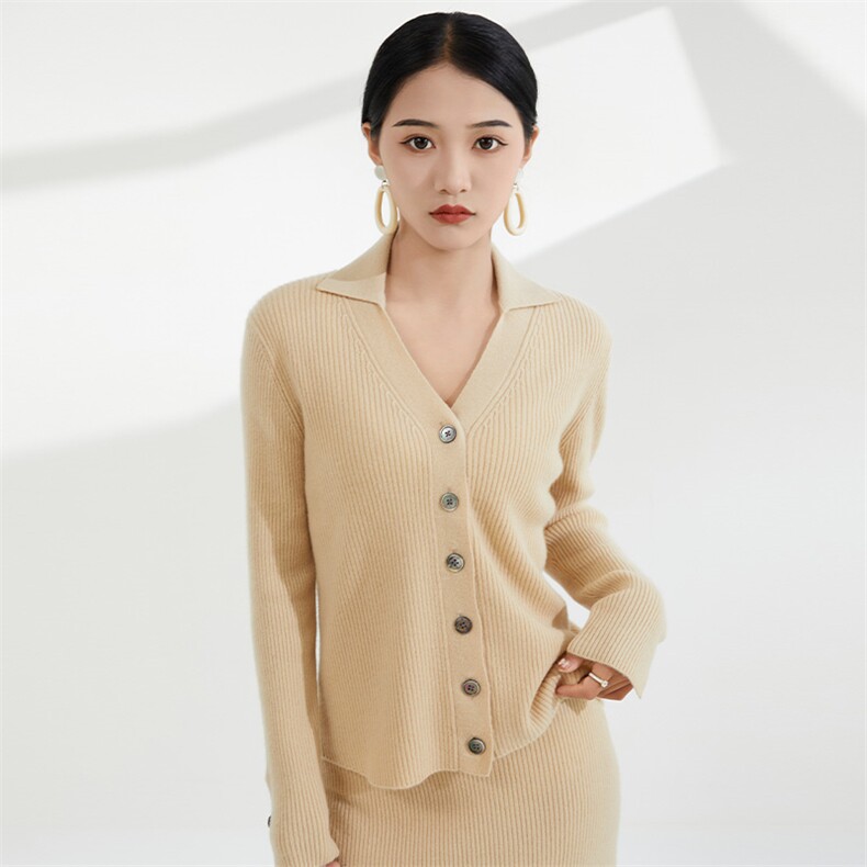 时尚V领显瘦百搭纯色上衣简约半身裙通勤两件套,女装套装/套裙,恒爱羊绒
