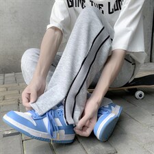 设计感侧边条纹字母刺绣长裤男韩版宽松垂感阔腿卫裤K4427-P32，男装休闲裤，星座512-2