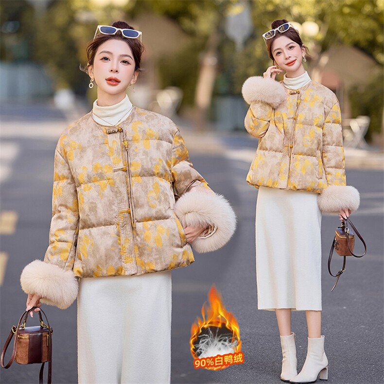90绒。2025年冬季新中式狐狸真毛袖口拼接羽绒服外套女，女装羽绒服，E百度