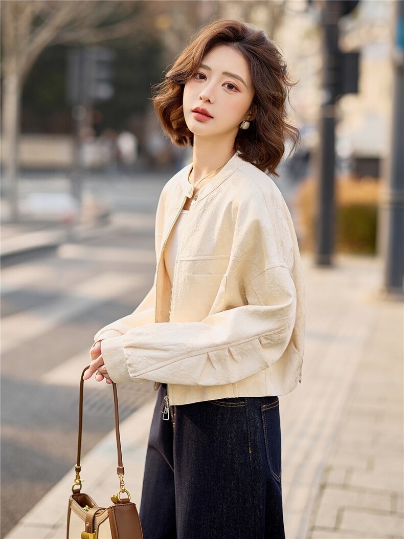 2026新款休闲风中式绣花女短外套精致气质洋气早春薄款宽松黑上衣,女装短外套,梦懿尔