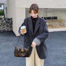黑色高级感轻熟风90羽绒服女2025冬季新款韩系气质淡人西装外套，女装羽绒服，2C176