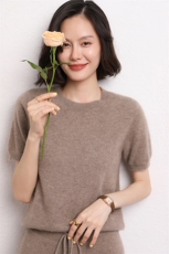 圆领衫秋冬宽松短款毛衣长袖内搭打底衫，女装羊毛衫，五色羊羊绒