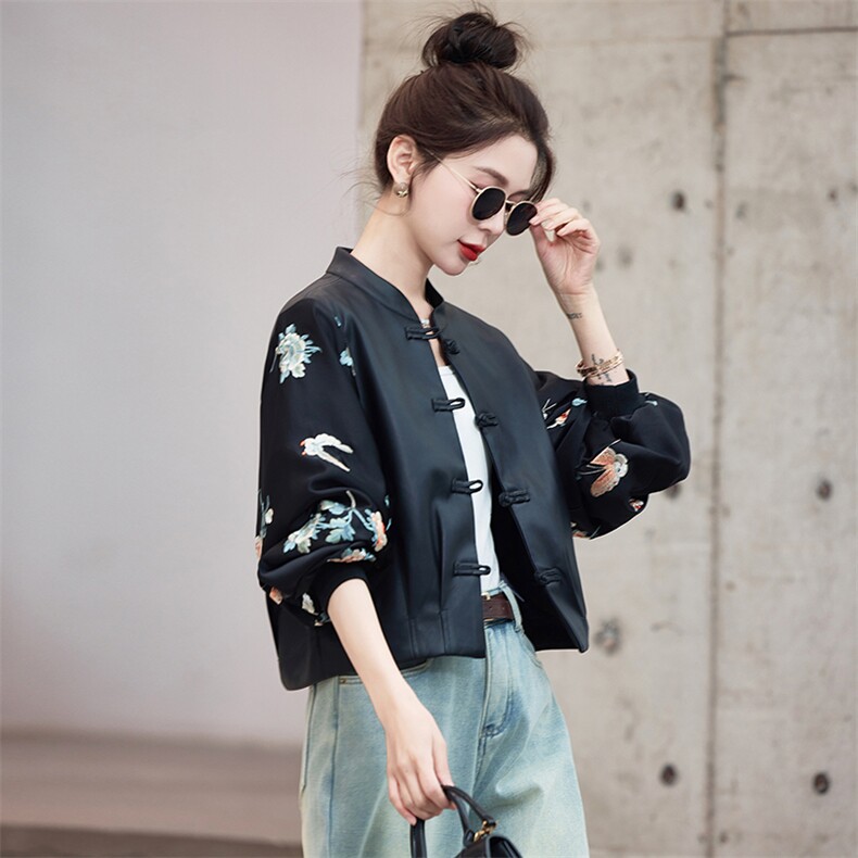 蝴蝶刺绣拼接盘扣皮衣外套女2025春新款休闲百搭新中式棒球服上衣,女装短外套,曼娅璐