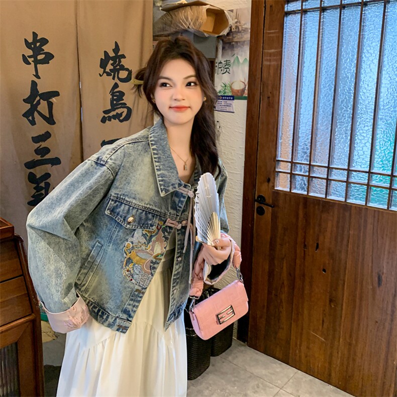 国风新中式刺绣盘扣牛仔短外套女2025春秋新款高级感显瘦夹克上衣,女装牛仔外套,多米2-075