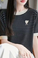 刺绣条纹正肩针织体恤衫2025新款高级感短袖冰丝小衫爆款显瘦上衣，女装T恤，萱芳婷羊绒