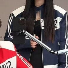 藏青色