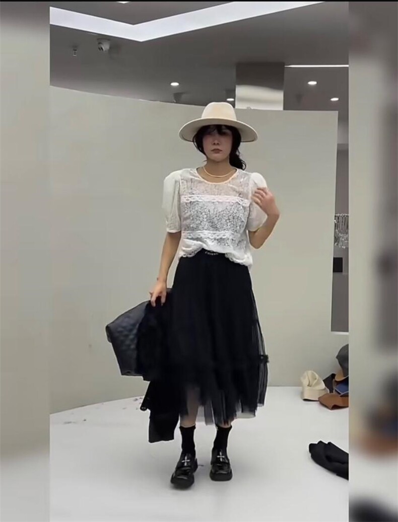 2022新款洋气时尚金丝绒小衫,女装其它,L·H·X