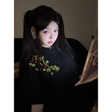 黑色