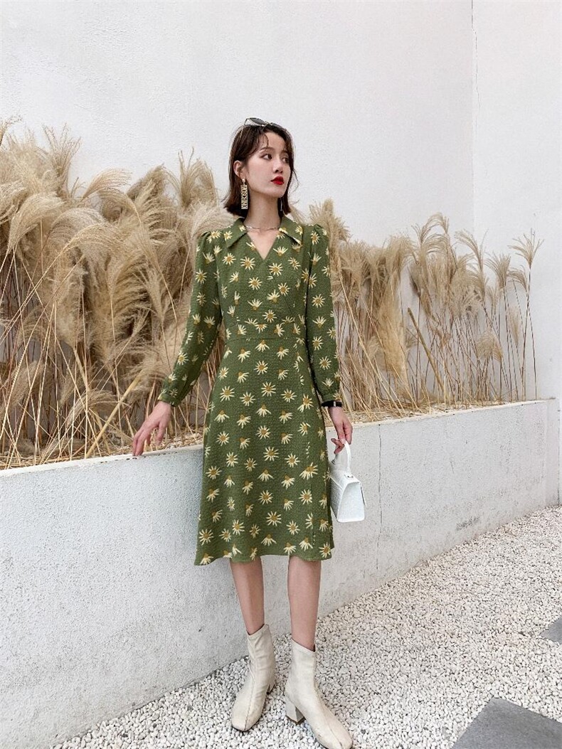 秋冬新款翻领花色图案印花连衣裙，女装连衣裙，荷塘月色