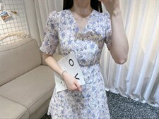 DINOBIENS【现货】夏季新款V领收腰碎花连衣裙，女装连衣裙，迪诺比亚