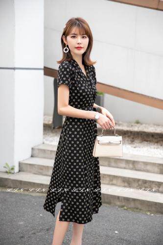 气质款连衣裙，女装连衣裙，莲佳妮