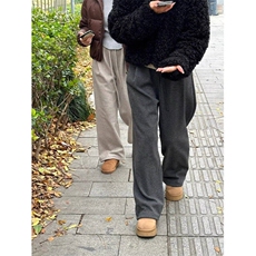 深灰色