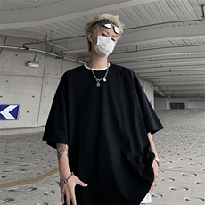 黑色