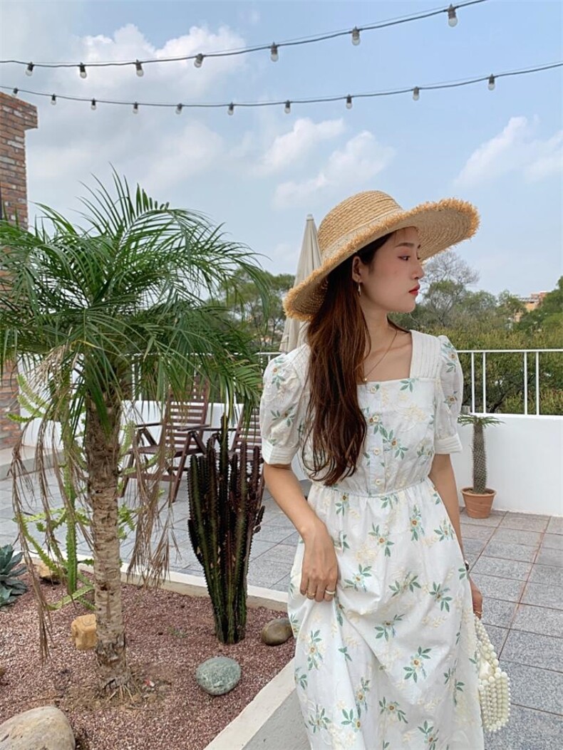 夏季新款绣花印花一体收腰显瘦连衣裙，女装连衣裙，墨初