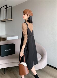 2021秋季新款薄款抽皱两件套背带裙图片