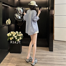 欧货时尚设计感女装春季新款单排扣翻领气质显瘦中长款纯色衬衣潮，女装衬衫，2C310