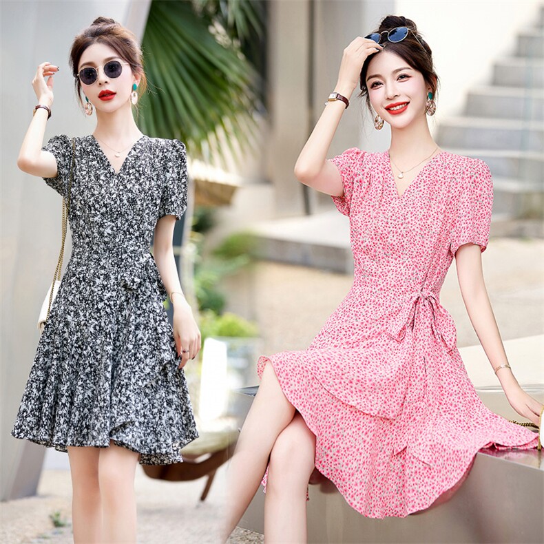 碎花连衣裙2025夏新款设计感小个子气质法式修身收腰显瘦雪纺裙子，女装连衣裙，灵力轩