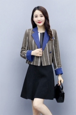 2021春秋款拼接翻领短款条纹短外套舒适百搭潮流显高淑女，女装短外套，悠米