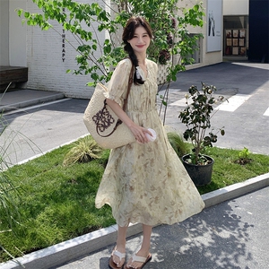 法式甜美碎花收腰连衣裙女2025夏季新款超好看小清新时尚显瘦长裙图片