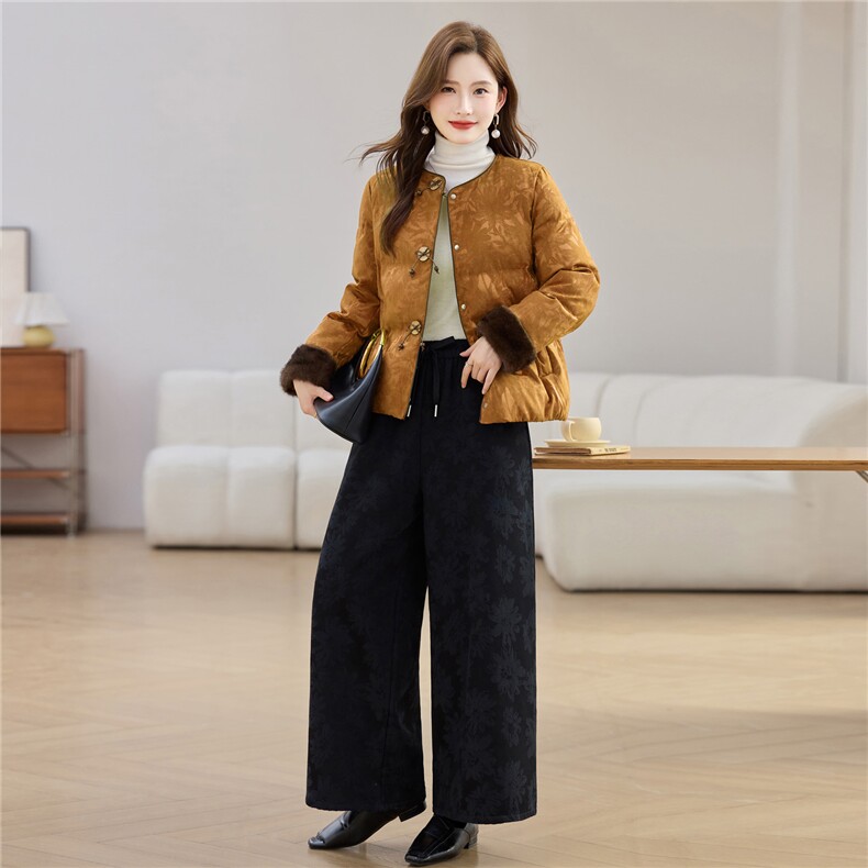 现货2025年冬装白鸭绒羽绒服新中式提花加厚加绒套装女休闲阔腿裤,女装羽绒服,璐依舞