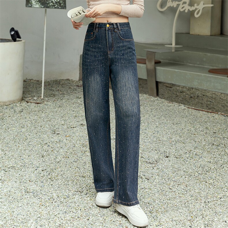 现货深色烫钻牛仔裤女士2024新款初秋薄款今年流行直筒宽松阔腿裤，女装牛仔裤，江南女神