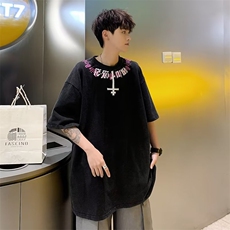 黑色