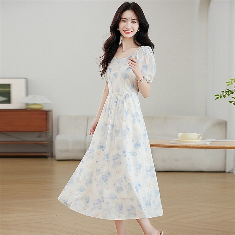 法式泡泡袖高腰连衣裙女2025年夏季新款气质休闲方领长裙，女装连衣裙，艾米