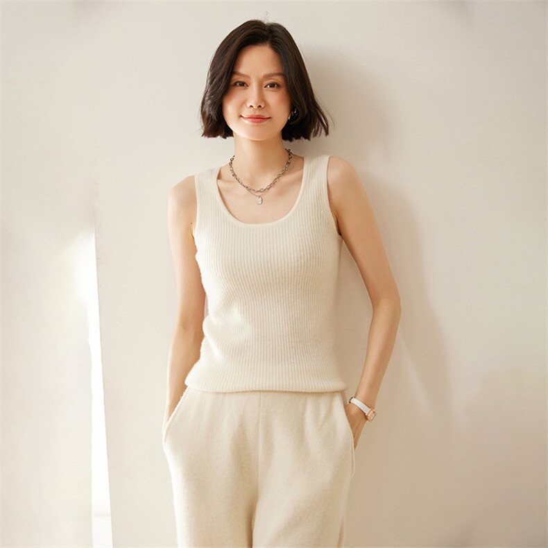 2025年秋季套头百搭时尚吊带简约大气时尚百搭，女装背心吊带，泓仟羊绒