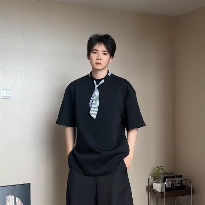 cleanfit穿搭白色小方巾短袖T恤男款简约宽松休闲情侣五分袖上衣，男装T恤，星座1210-1