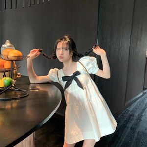 方领蝴蝶结公主裙图片