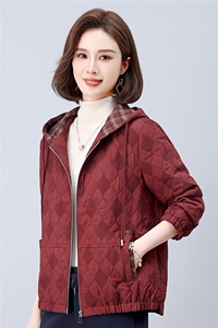 现货2026春秋季新款时尚中老年妈妈款休闲短外套上衣格子女士风衣图片