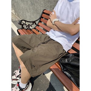 夏季新款美式短裤男潮牌薄款设计感小众宽松休闲裤子D01117-P35,西装小短裤搭配什么上衣图片