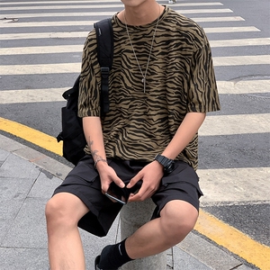新款夏季复古ins奶牛问短袖男士趣味港风T恤B06-P30图片