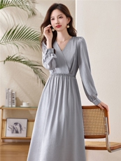 2026夏装新款简约时尚气质v领修身连衣裙，女装连衣裙，美沁