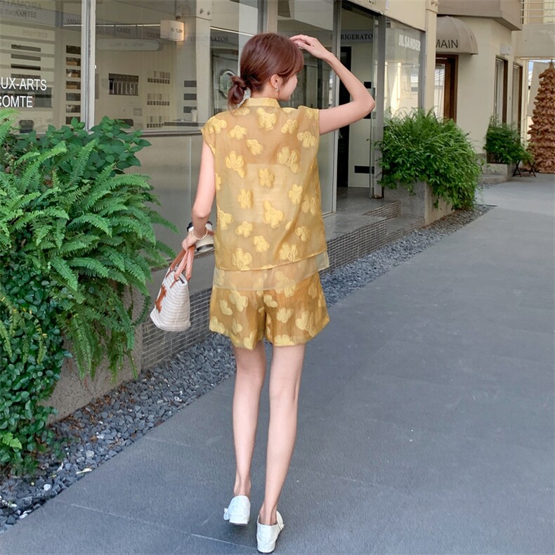 新中式国风花朵刺绣上衣套装女夏季2025新款一整套直筒短裤两件套,女装套装/套裙,2C159
