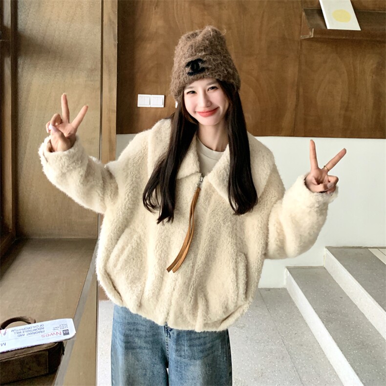 软糯羊羔毛翻领皮毛一体短外套2C239-115-P225-K338,女装皮草,2C239