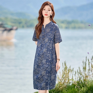 现货2025年夏季文艺复古优雅印花中长款妈妈连衣裙图片