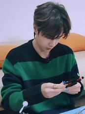 2025年秋季长袖青春流行圆领套头，男装羊毛衫，圣强羊绒